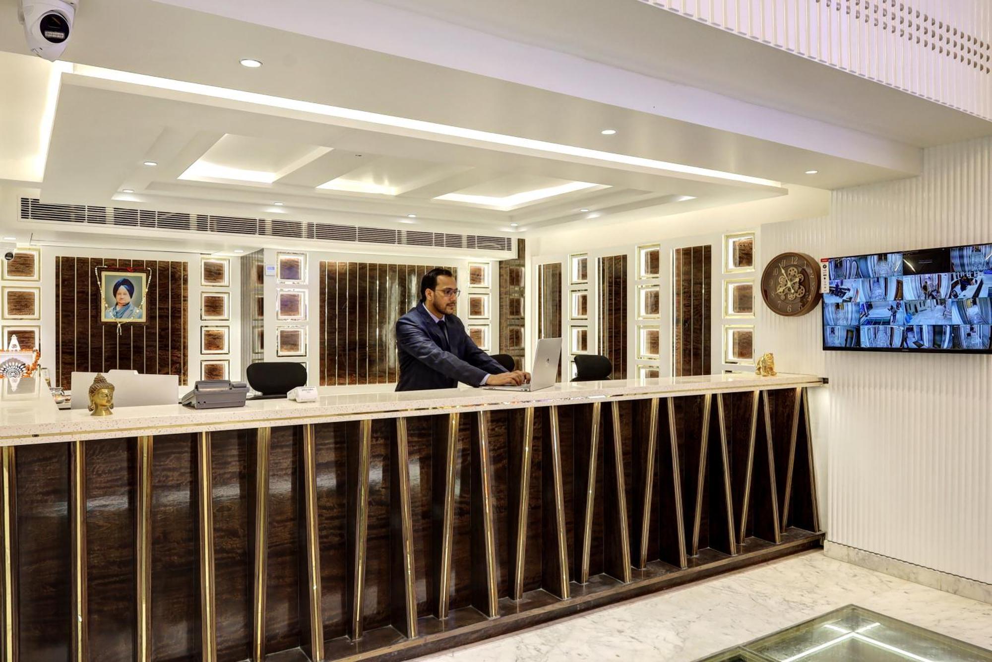 Hotel Namaste Hindustan Just A Minute Away From New Delhi Railway Station And Connaught Place 외부 사진